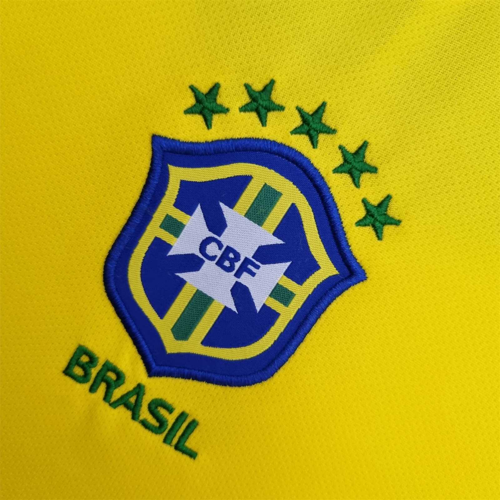 KakÃ¡ Brazil Home Jersey 2004